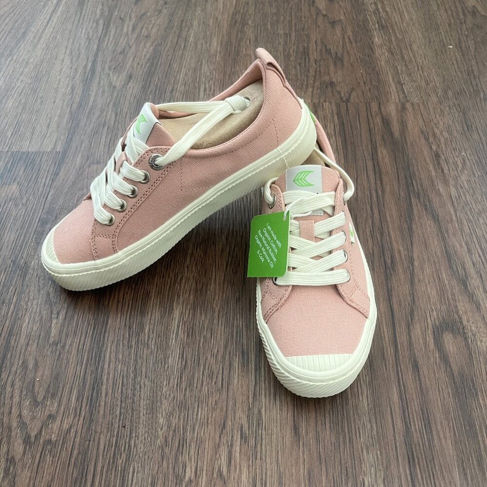 Cariuma OCA Low Rose Canvas Sneaker 5.5 NWT
